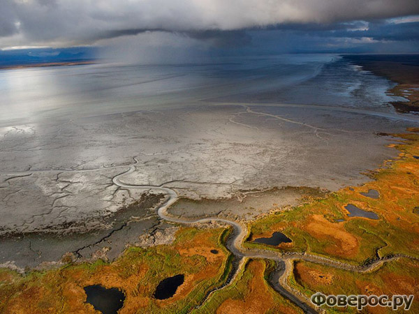 Штормовые облака, Нушагак бэй. Photograph by Michael Melford, National Geographic