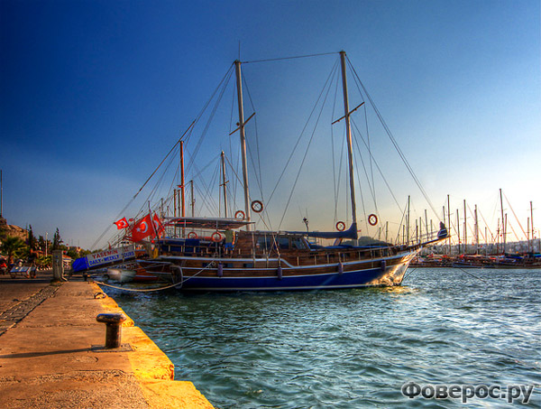 Бодрум - Корабль в порту - Турция