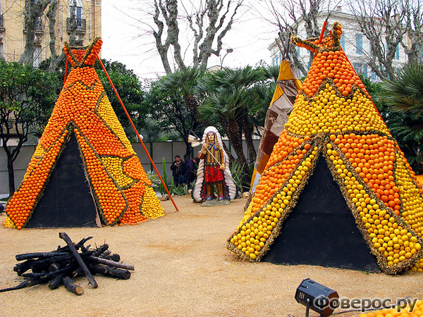 Шалаши индейцев из апельсинов и лимонов - Fete du Citron - Цитрусовый фестиваль в Ментоне (Франция)
