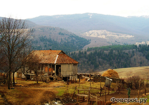 Старый дом за поселением - Манглиси Грузия